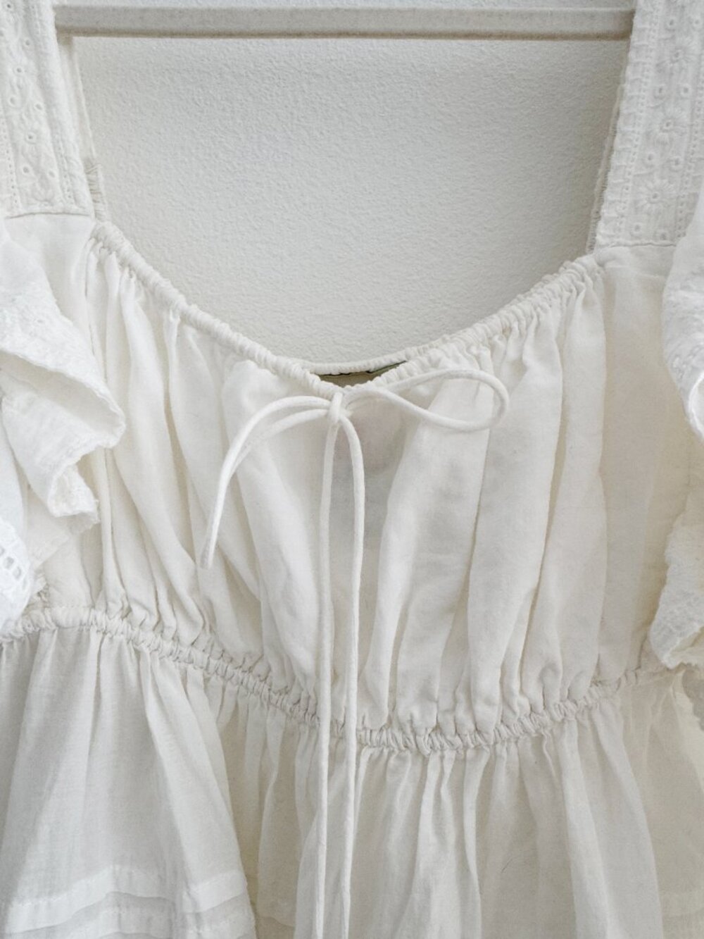 FARM Rio Cream Ruffle Lace Peasant Blouse - Picture 5 of 8